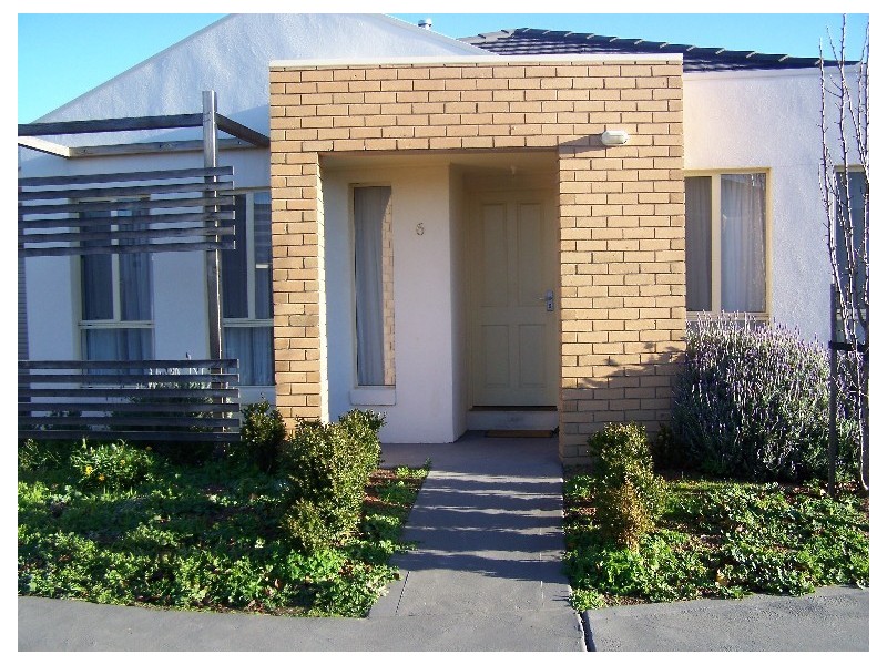 6/40-42 DARBYSHIRE STREET, Sunbury VIC 3429