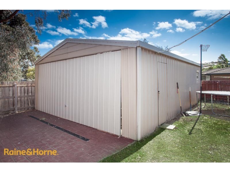 36 Phillip Drive, Sunbury VIC 3429