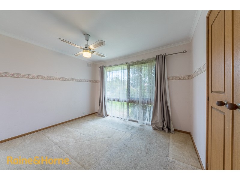 42 NOTRE DAME DRIVE, Sunbury VIC 3429