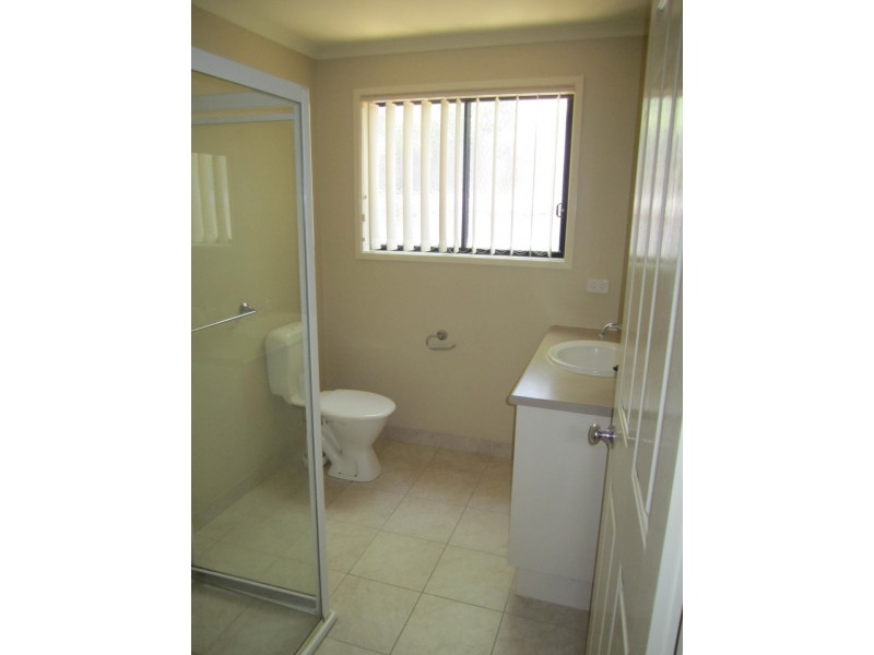 12 Canterbury Avenue, Sunbury VIC 3429