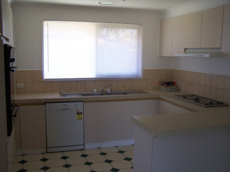 7 HOYLAKE COURT, Sunbury VIC 3429
