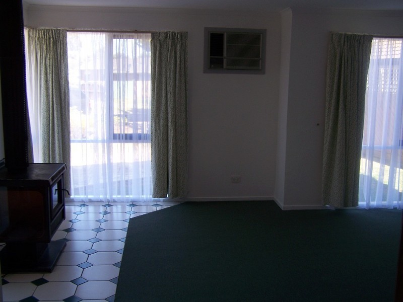 7 HOYLAKE COURT, Sunbury VIC 3429