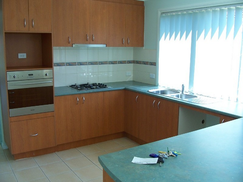 95 SORBONNE DRIVE, Sunbury VIC 3429