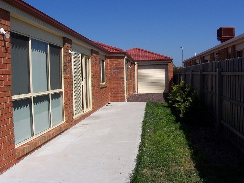 95 SORBONNE DRIVE, Sunbury VIC 3429