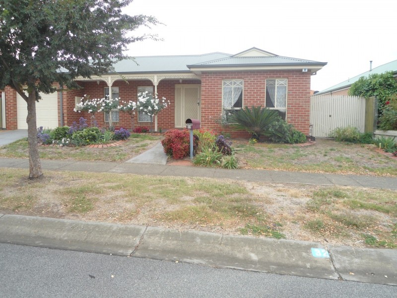 32 THORNTON AVENUE, Sunbury VIC 3429