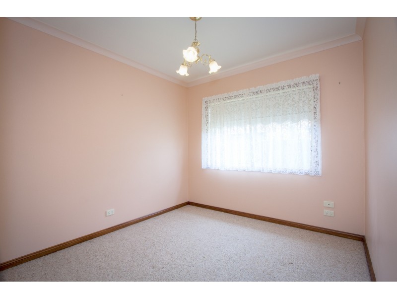 32 THORNTON AVENUE, Sunbury VIC 3429