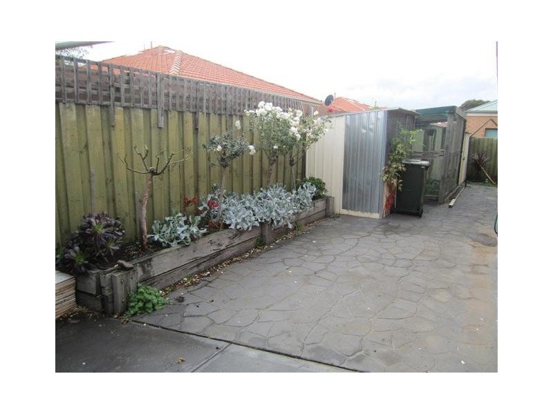 32 THORNTON AVENUE, Sunbury VIC 3429