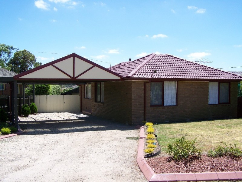 105 HARKER STREET, Sunbury VIC 3429