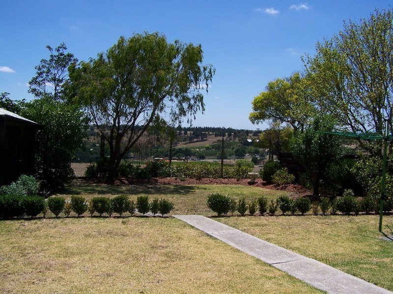 105 HARKER STREET, Sunbury VIC 3429