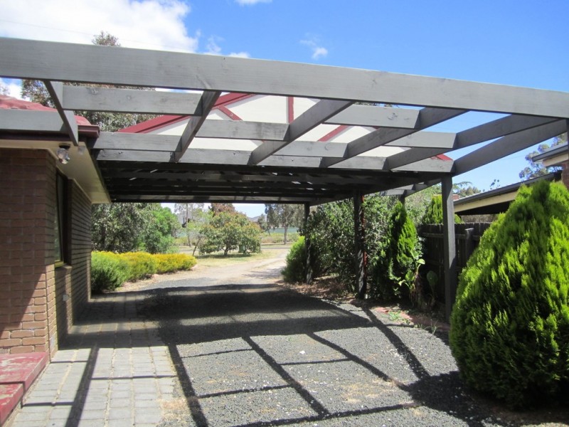 105 HARKER STREET, Sunbury VIC 3429