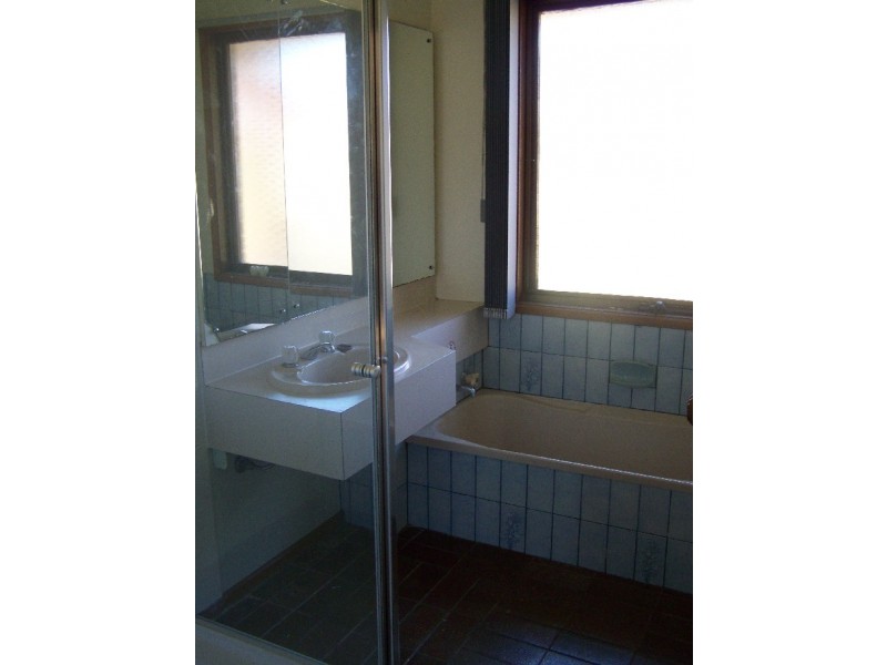 9 GULLANE DRIVE, Sunbury VIC 3429