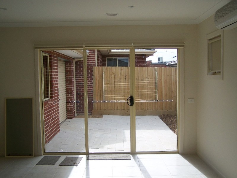 1 / 751 ELIZABETH DRIVE, Sunbury VIC 3429