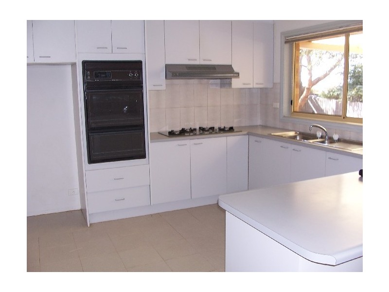 47 PHILLIP DRIVE, Sunbury VIC 3429