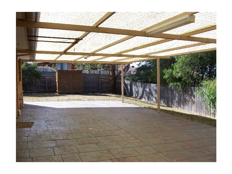 47 PHILLIP DRIVE, Sunbury VIC 3429