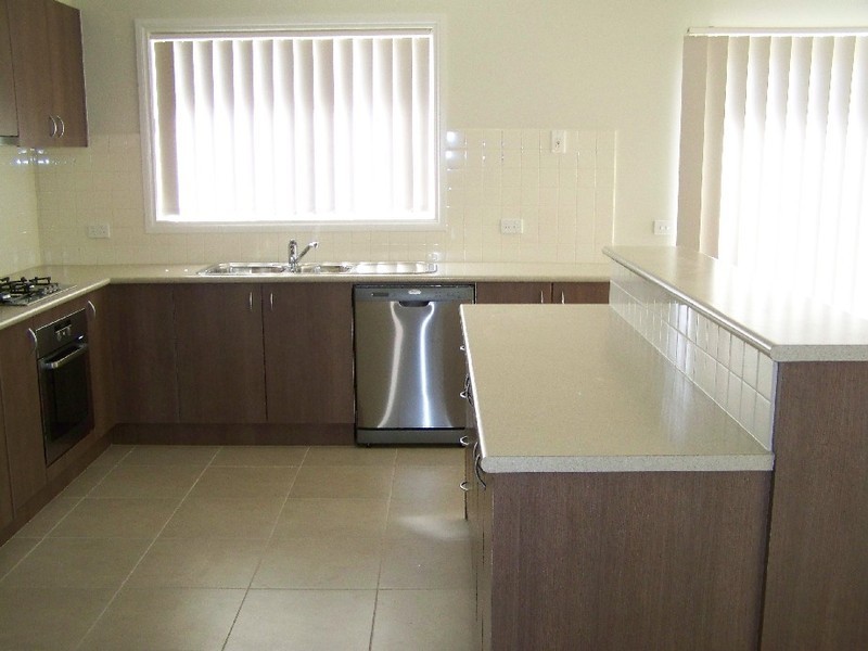 9 Golf Links Drive, Sunbury VIC 3429