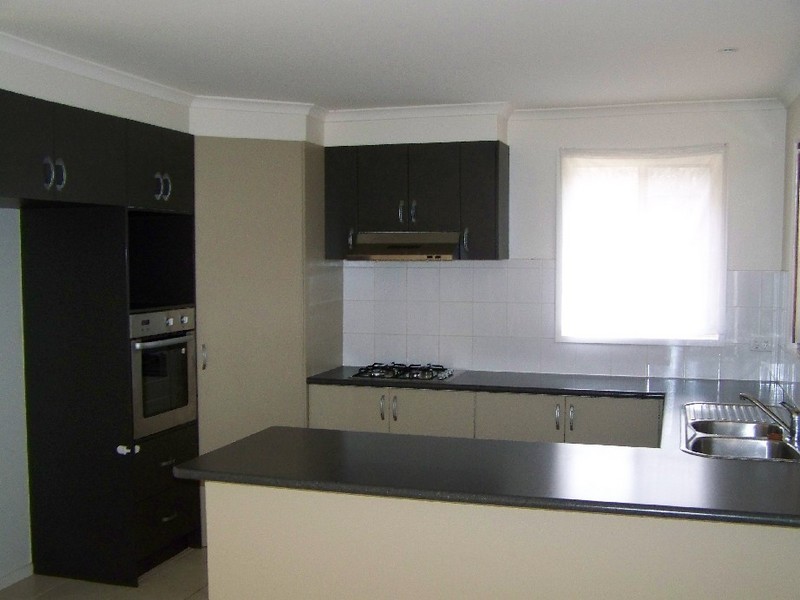 44 BACKHAUS AVENUE, Sunbury VIC 3429