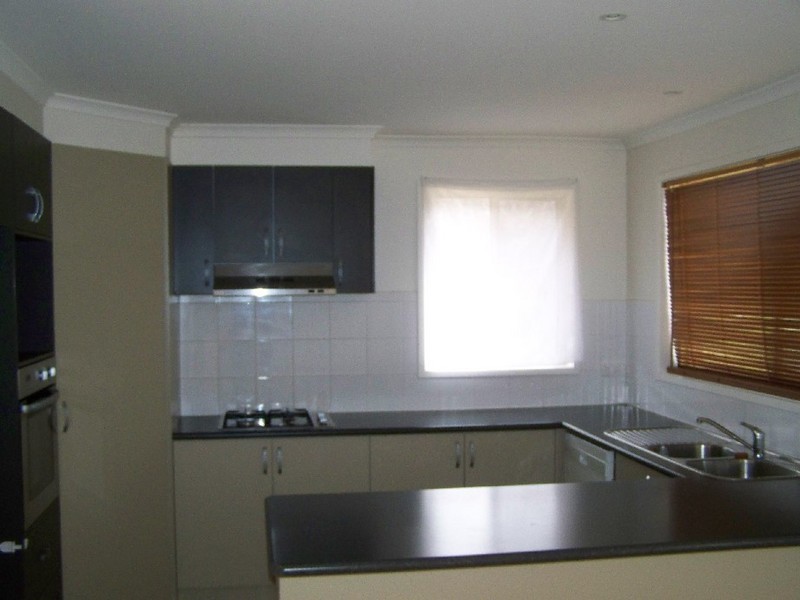 44 BACKHAUS AVENUE, Sunbury VIC 3429