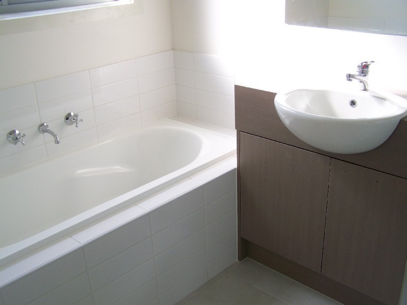 2/1 AGAR PLACE, Sunbury VIC 3429