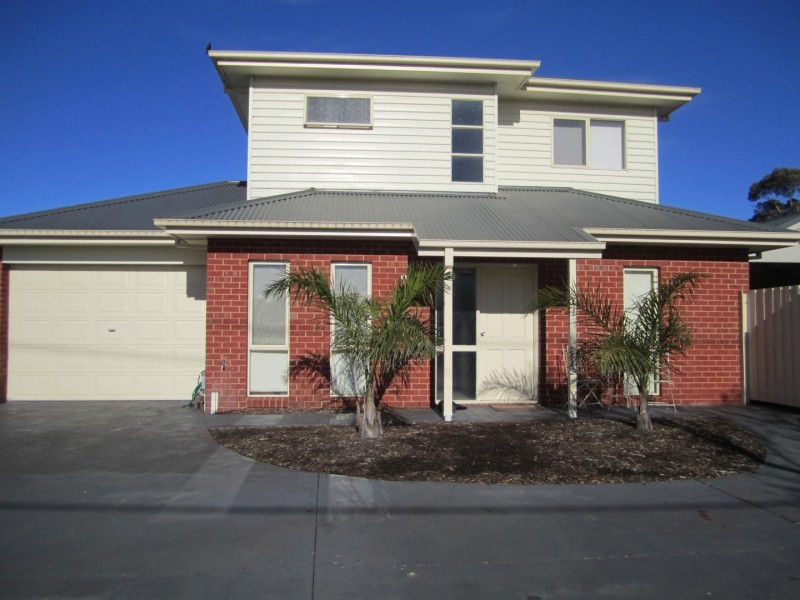 1/7 RIDDELL ROAD, Sunbury VIC 3429