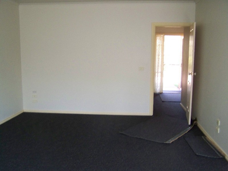 2/58 BARKLY STREET, Sunbury VIC 3429