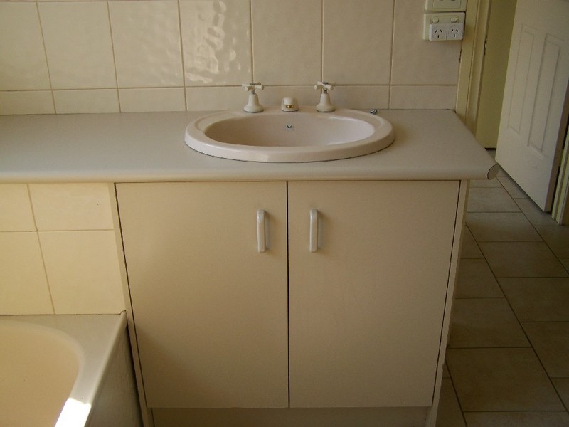 2/58 BARKLY STREET, Sunbury VIC 3429