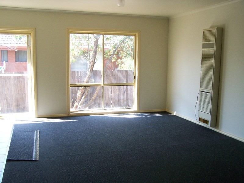 2/58 BARKLY STREET, Sunbury VIC 3429