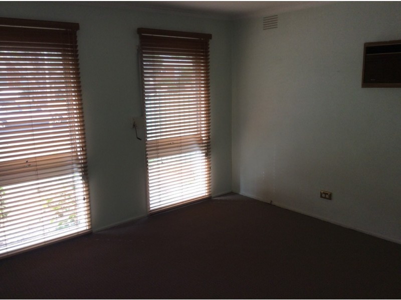6 ISAACS CLOSE, Sunbury VIC 3429