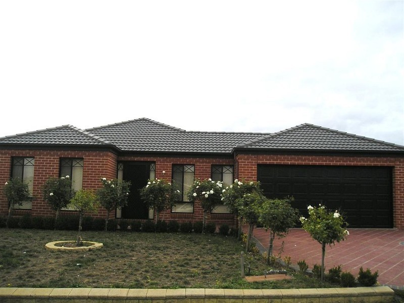 14 ORCHARDVIEW GROVE, Sunbury VIC 3429