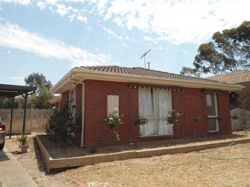 11 HOBSON COURT, Sunbury VIC 3429