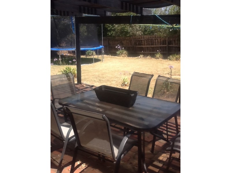 11 HOBSON COURT, Sunbury VIC 3429