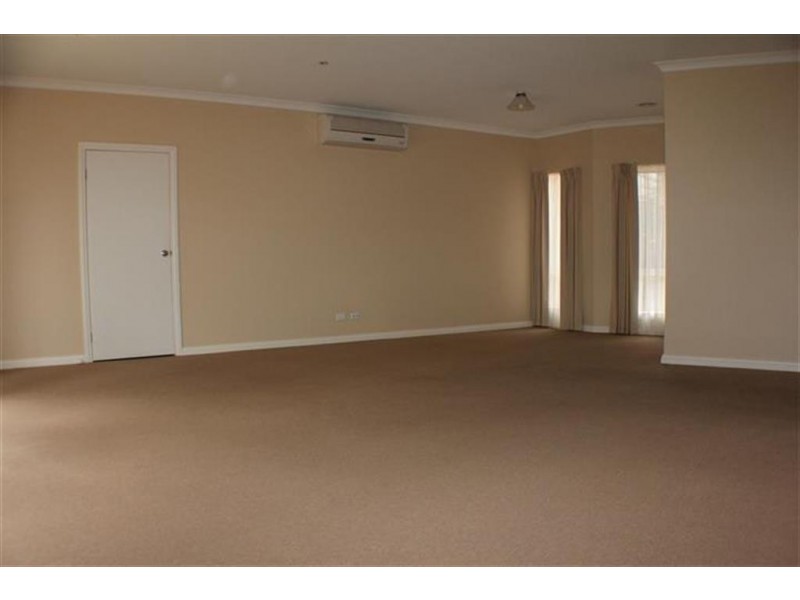 3A MELBA AVENUE, Sunbury VIC 3429