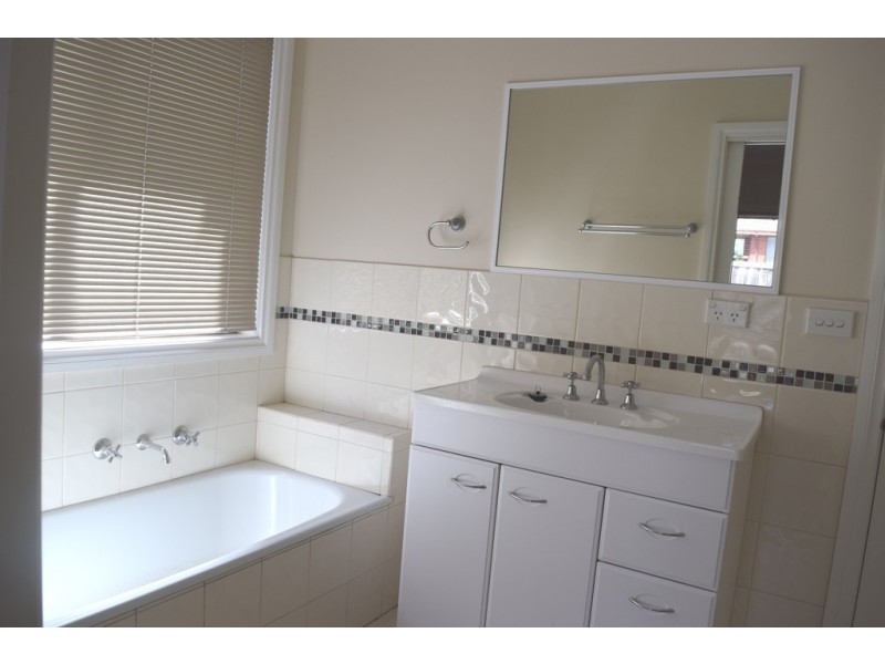 3/155 O’Shanassy Street, Sunbury VIC 3429