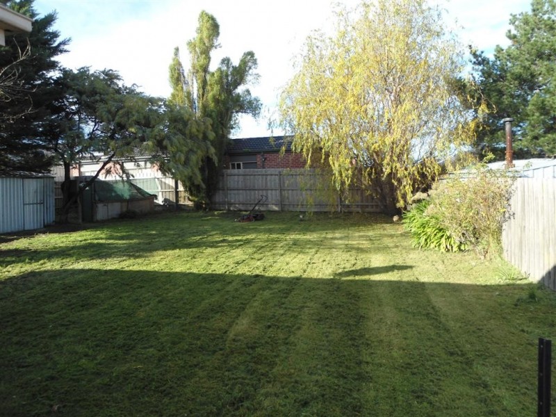 5 MARJORIE AVENUE, Sunbury VIC 3429