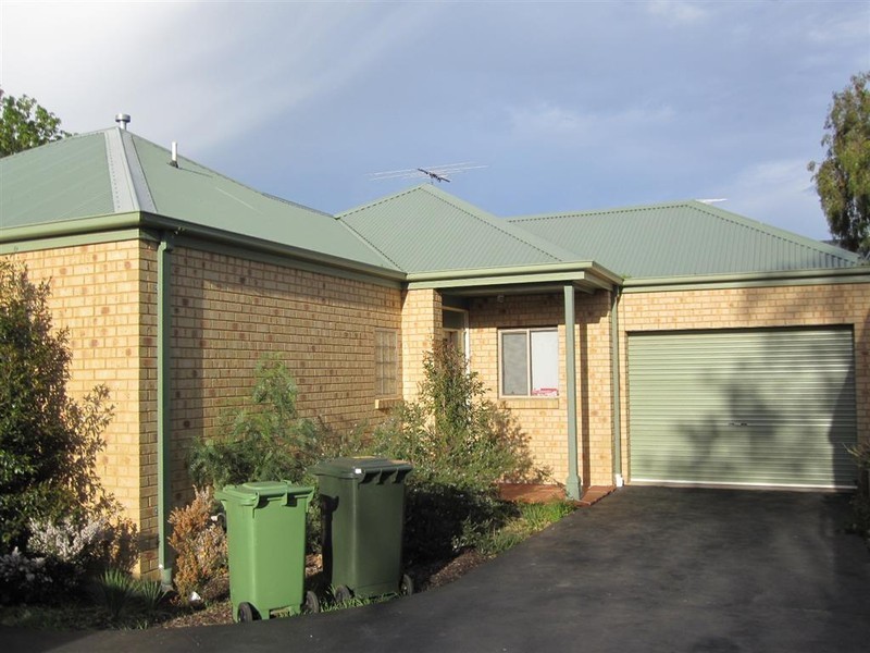 2/53 Barkly Street, Sunbury VIC 3429