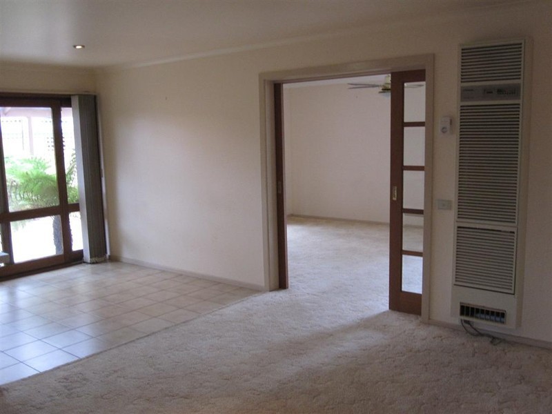 2 Scullin Court, Sunbury VIC 3429