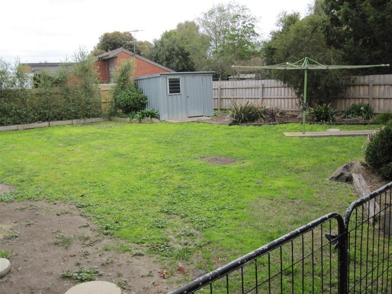 2 Scullin Court, Sunbury VIC 3429