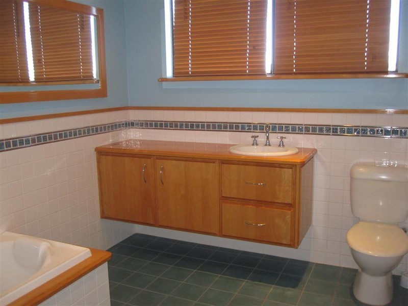 60 HILBERT ROAD, Airport West VIC 3042