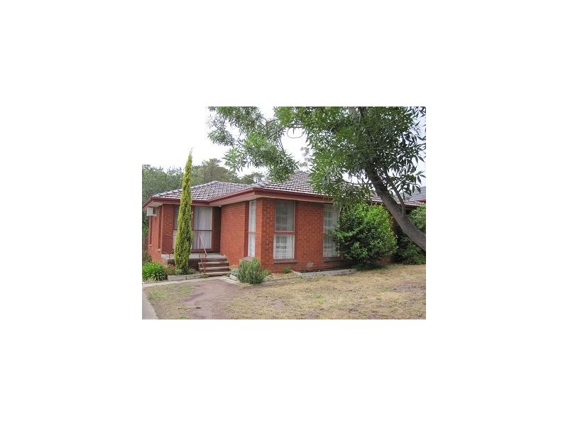 4 PERCEVAL STREET, Sunbury VIC 3429