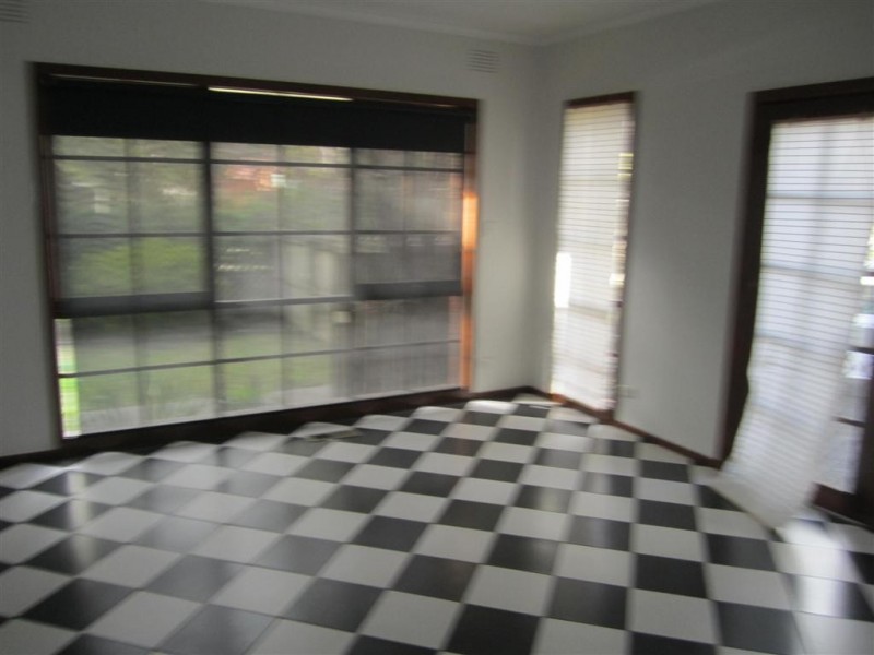 2 LAKES DRIVE, Sunbury VIC 3429