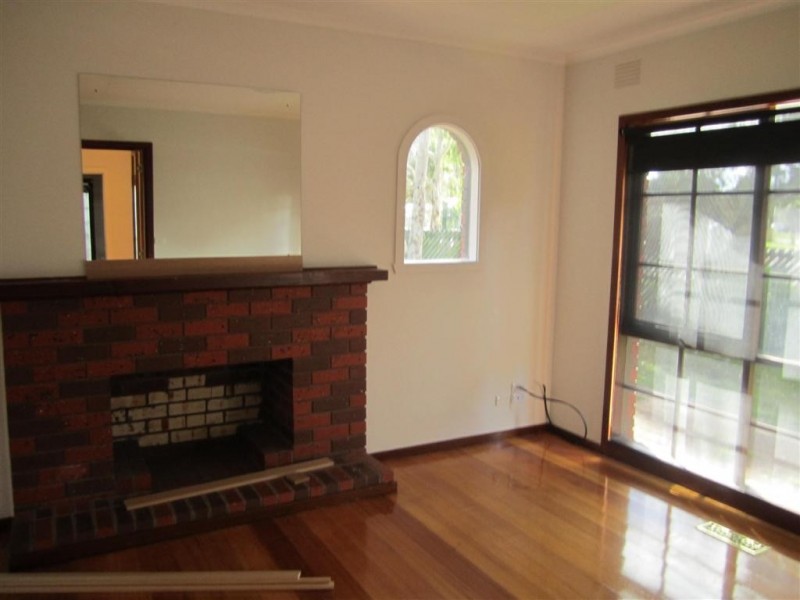 2 LAKES DRIVE, Sunbury VIC 3429