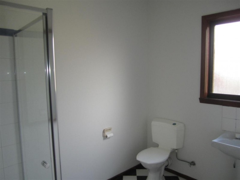 2 LAKES DRIVE, Sunbury VIC 3429