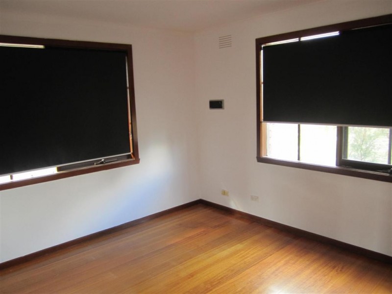 2 LAKES DRIVE, Sunbury VIC 3429