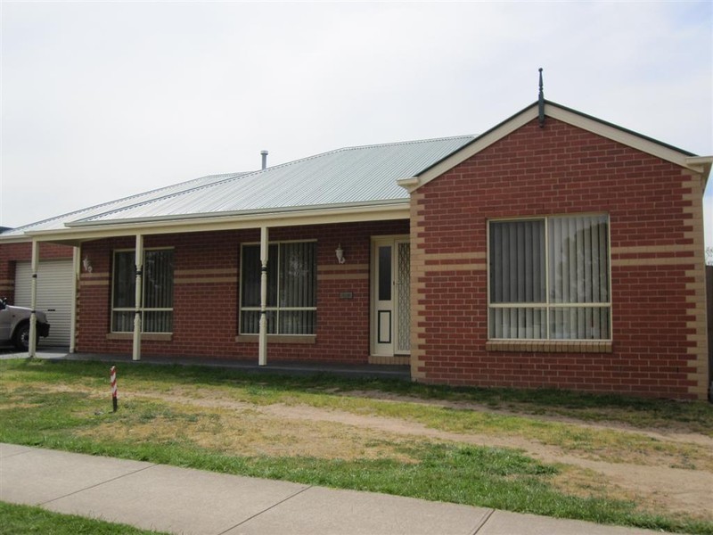 20 CHARTER ROAD EAST, Sunbury VIC 3429