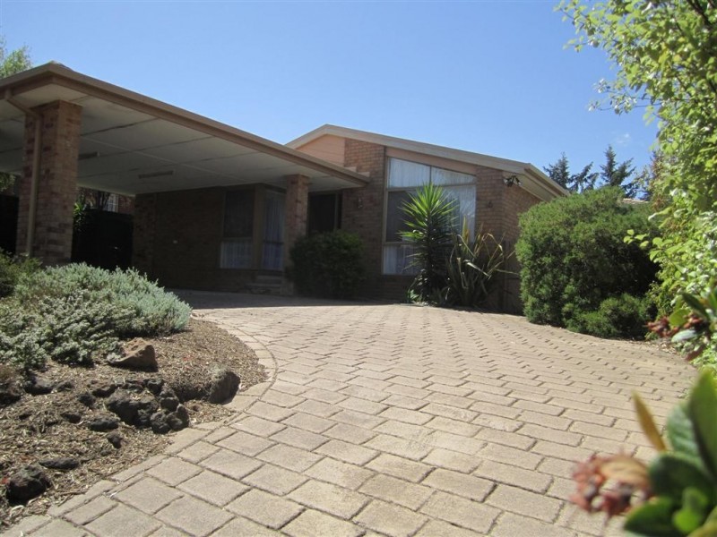 16 Fullbrook Drive, Sunbury VIC 3429
