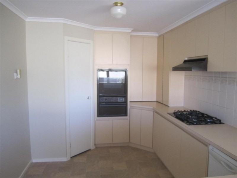 16 Fullbrook Drive, Sunbury VIC 3429
