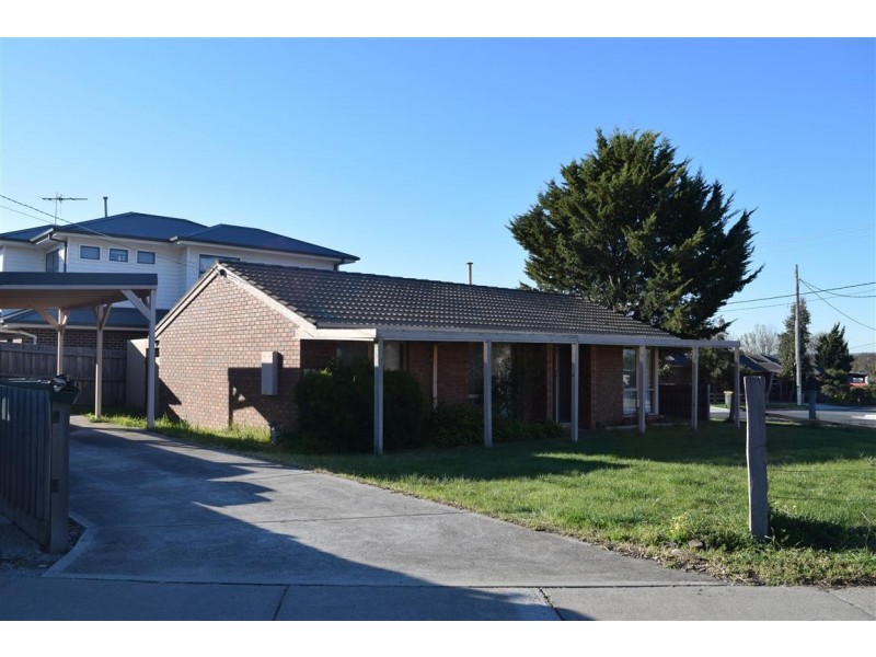 44 Blaxland Drive, Sunbury VIC 3429