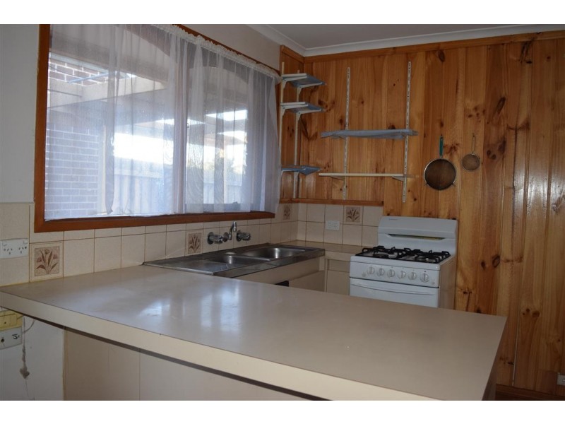 44 Blaxland Drive, Sunbury VIC 3429