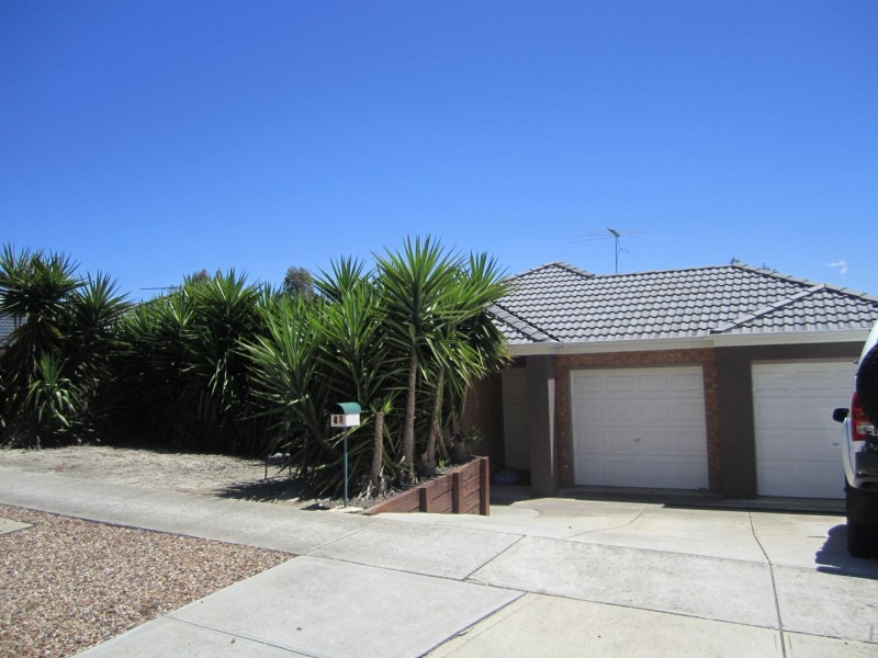 44 SASSAFRAS DRIVE, Sunbury VIC 3429
