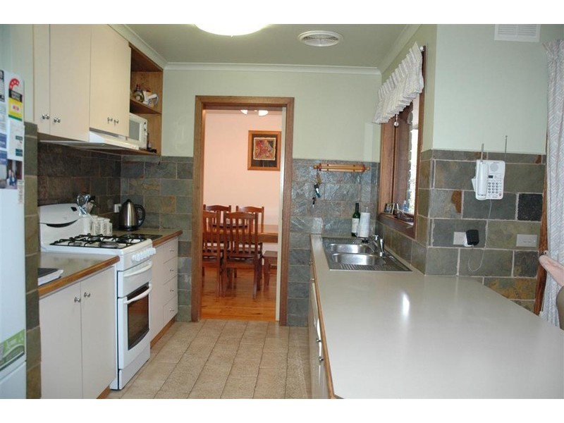 237 ELIZABETH DRIVE, Sunbury VIC 3429