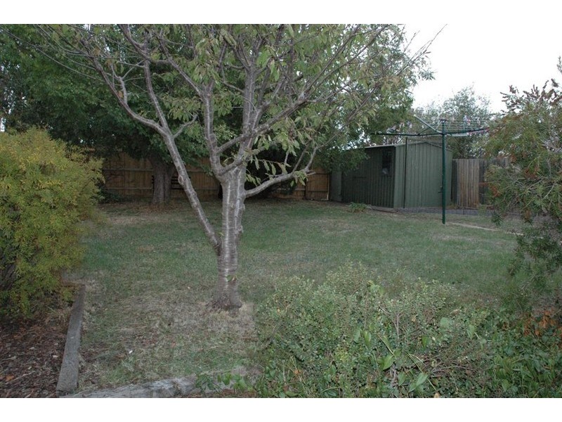 237 ELIZABETH DRIVE, Sunbury VIC 3429